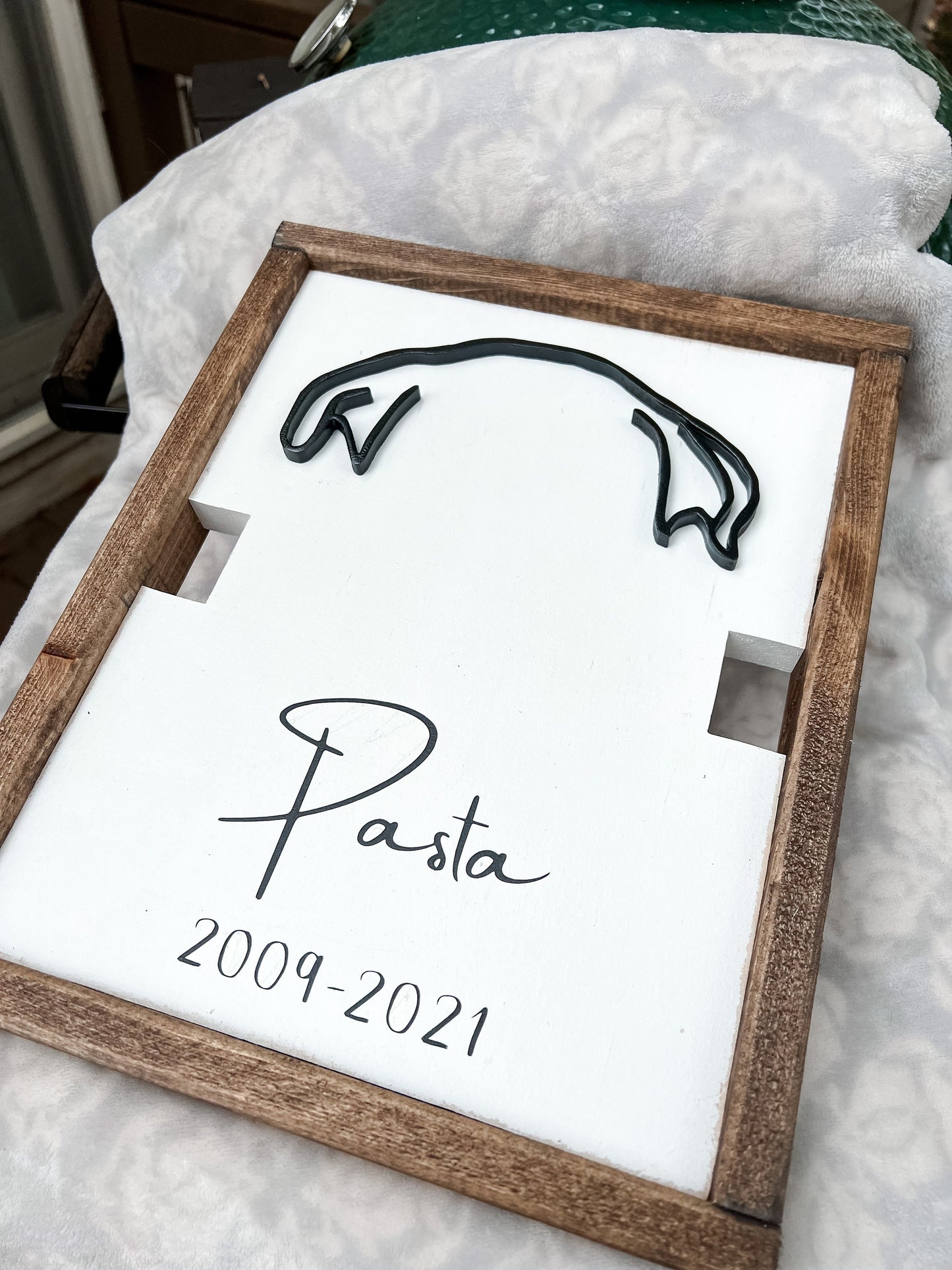 Custom Dog Ear Silhouette - Pet Line Art With Collar Holder