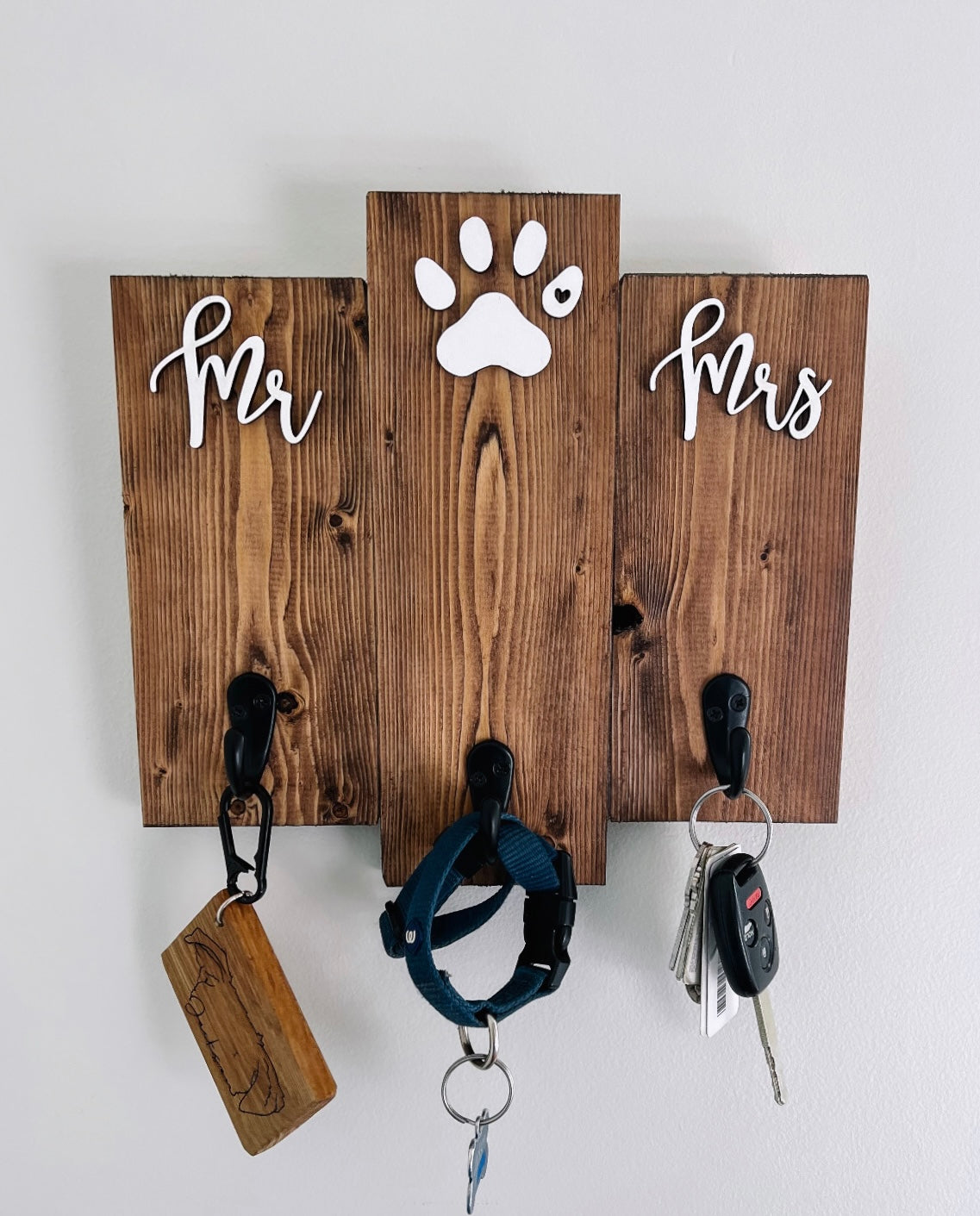 Mr & Mrs Key and Dog Leash Holder - Wedding Gift