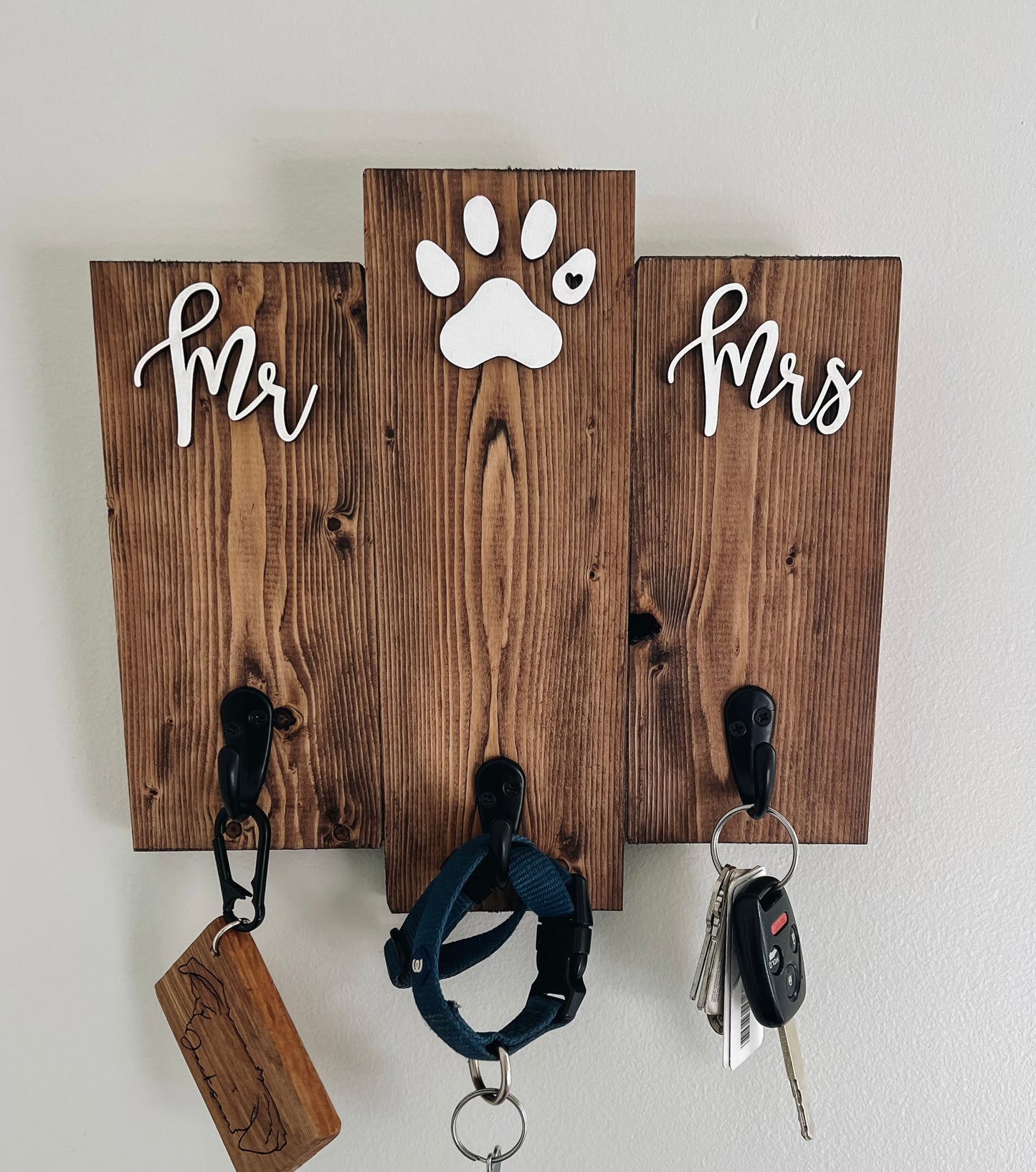 Mr & Mrs Key and Dog Leash Holder - Wedding Gift